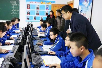 智慧課堂引領(lǐng)教學(xué)變革 廣元市教育信息化推進會走進嘉陵一中